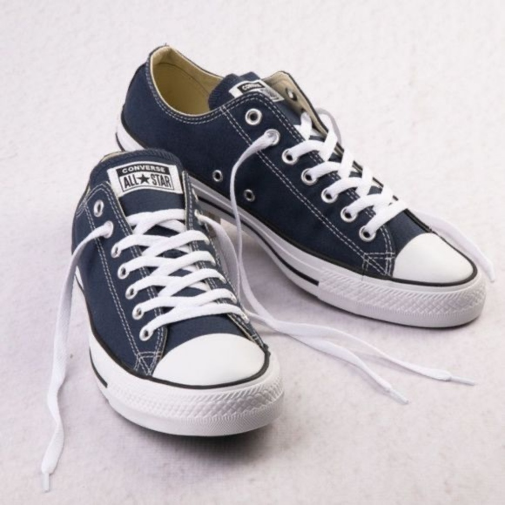CONVERSE CHUCK TAYLORS SIZE 8